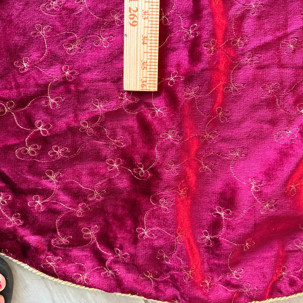 Christmas Tree Skirt Vintage 36in Red Velvet Gold Embroidered Floral - Picture 9 of 12